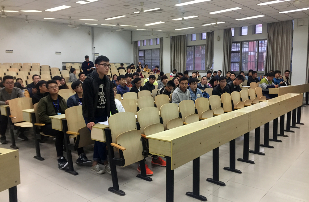 万通优发国际控股集团在胜利学院举办专场招聘会