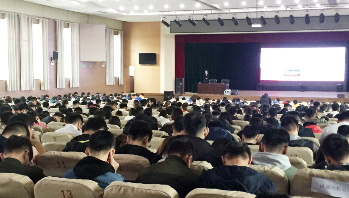 万通优发国际控股集团在东营职业学院举办招聘会